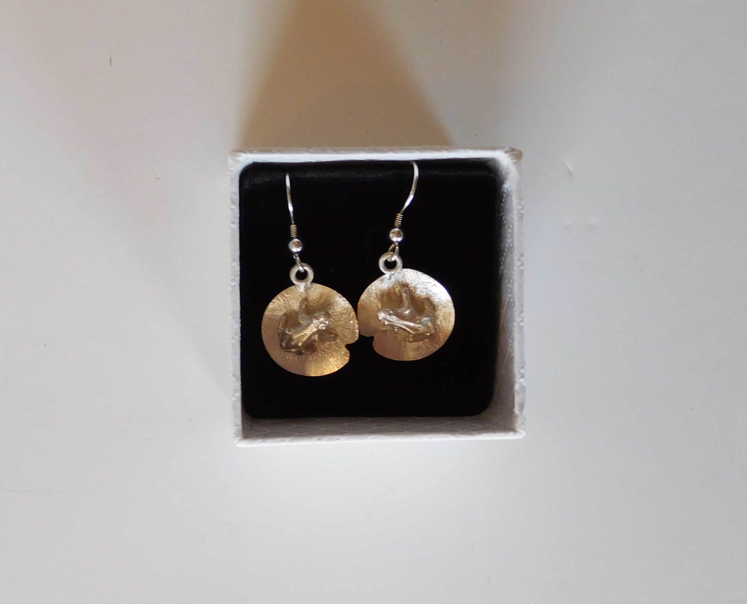 Barbel-Gamsu---Frog-on-Lilypad-Cufflinks-(1)